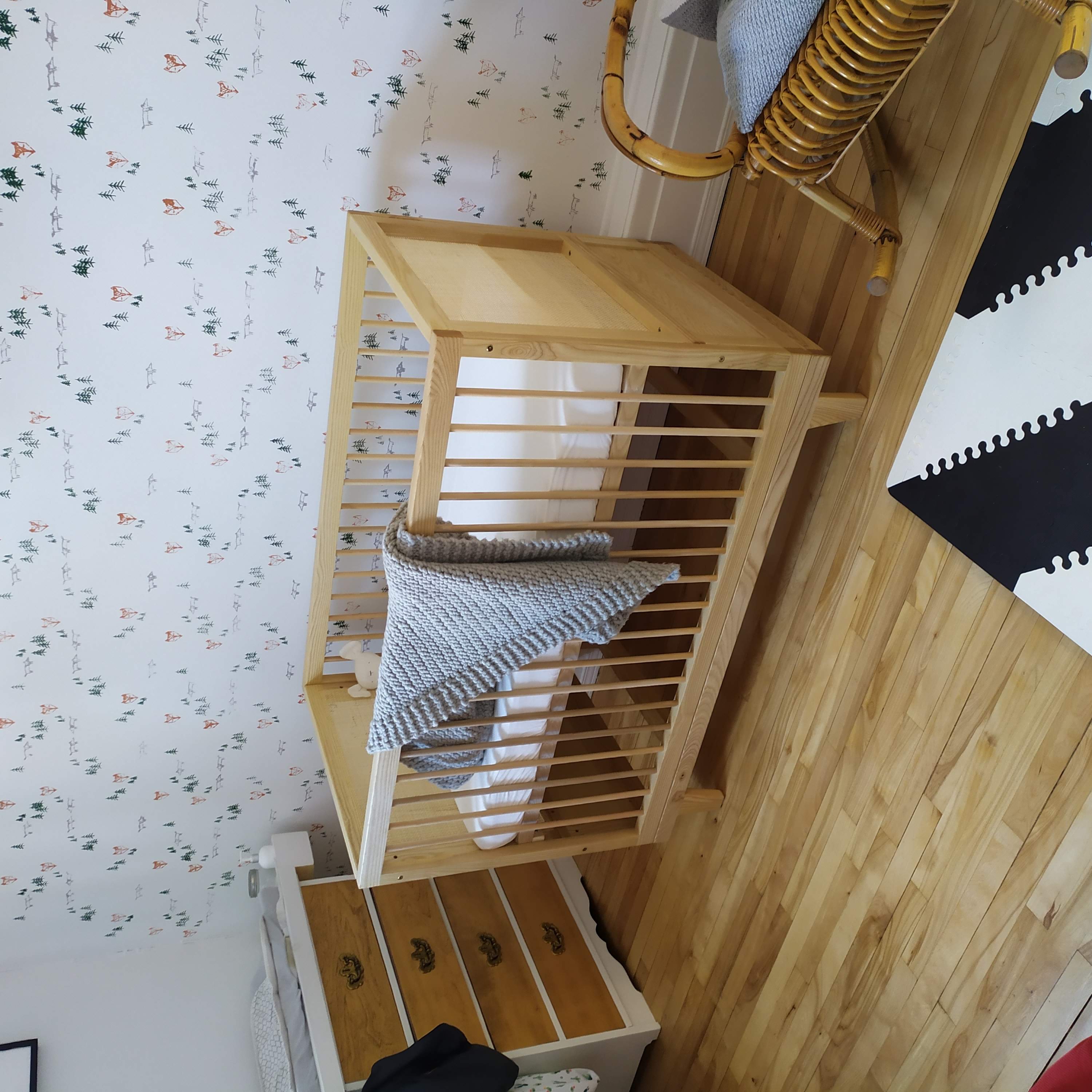 lit de bébé ajustable